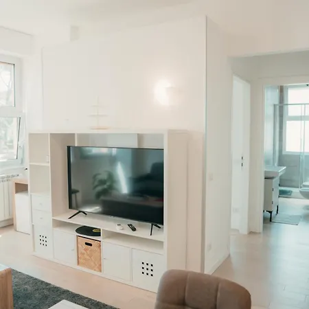 아파트 Eur Park House